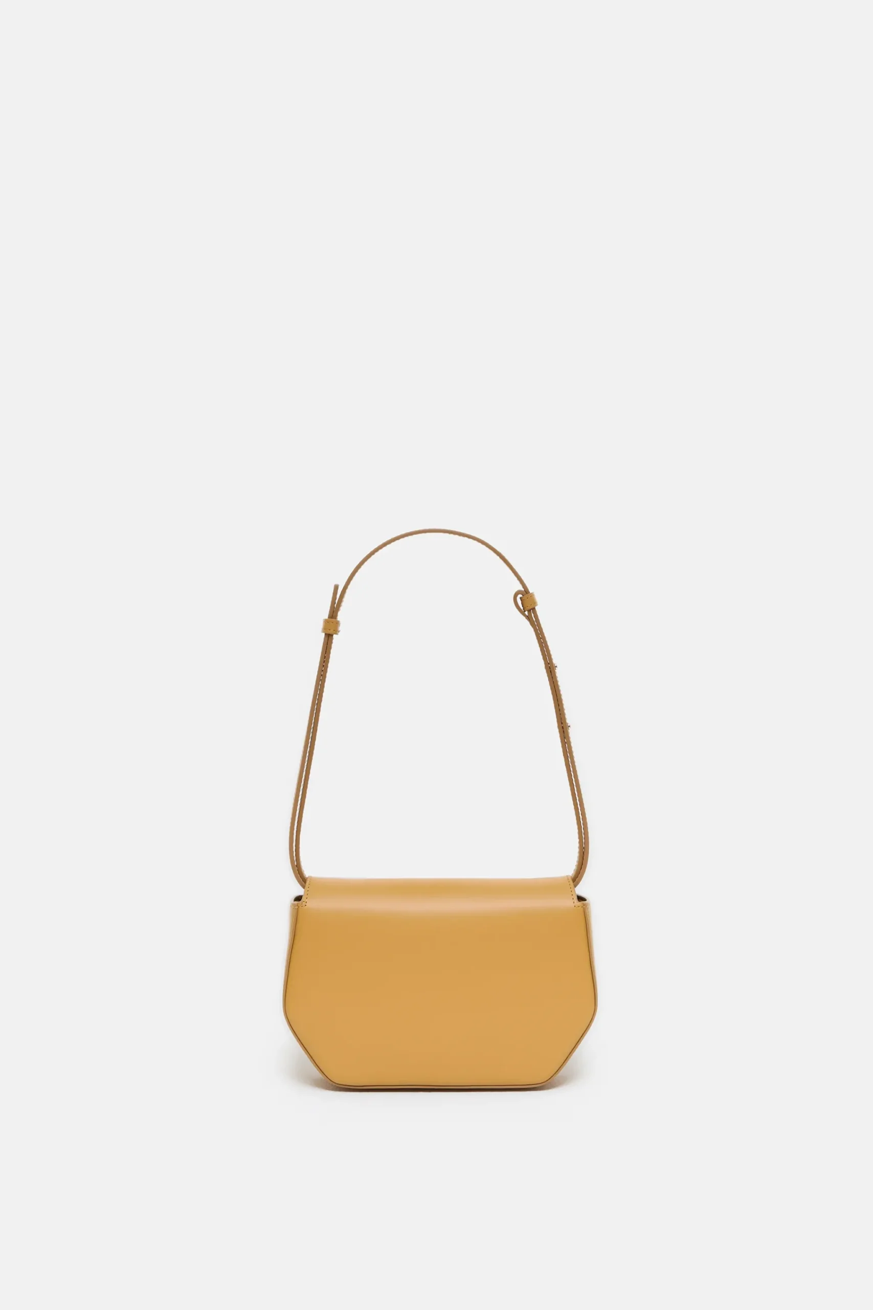 closed_bag_one_small_4.webp Closed Taschen*Bag One Small Irishorange